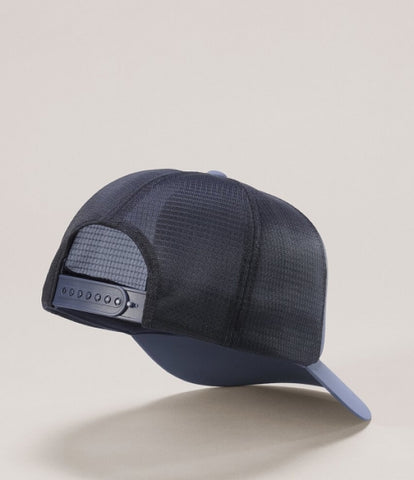 ARC`TERYX grid (liquid trucker Curved AEOFUX7763/STD BIRD WORD TRUCKER CURVED