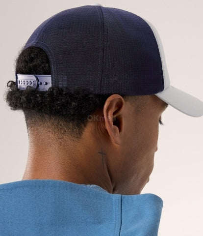 ARC`TERYX grid (liquid trucker Curved AEOSUX7763/SBK BIRD WORD TRUCKER CURVED