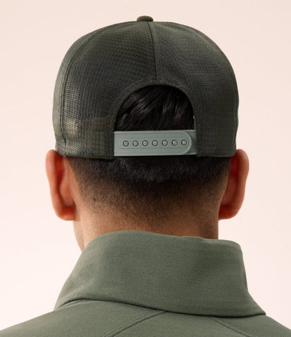 ARC`TERYX grid (liquid trucker Curved AEOSUX7763/TFY BIRD WORD TRUCKER CURVED