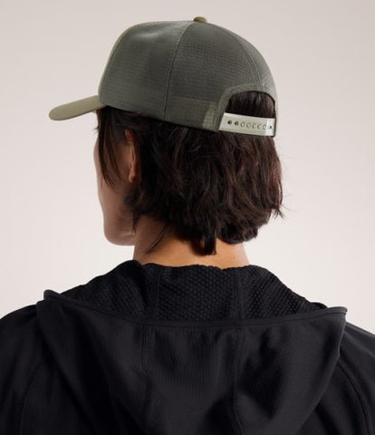 ARC`TERYX grid (liquid trucker Sun AEPSU09488/TFO BIRD WORD TRUCKER HAT