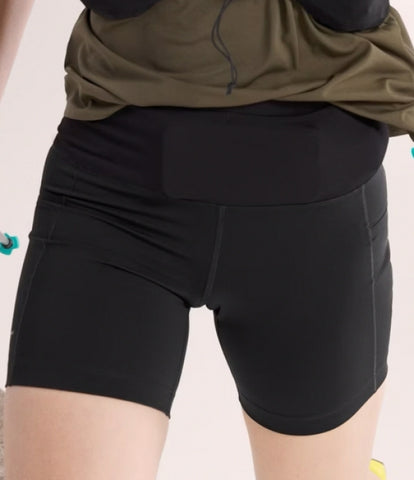 ARC`TERYX Etcent Highlight Utility Shorts 6 inch Woman APPSW07696/BLK ESSENT HIGH-RISE UTILITY SHORT 6 W